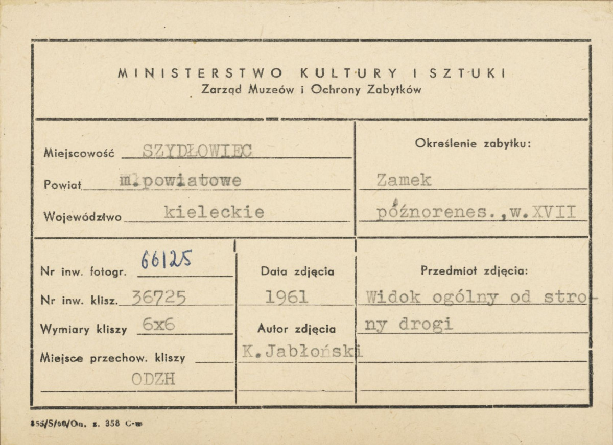 Zamek -  widok ogólny od strony płd. - wsch. z wieży ratusza - metryczka, skan 1