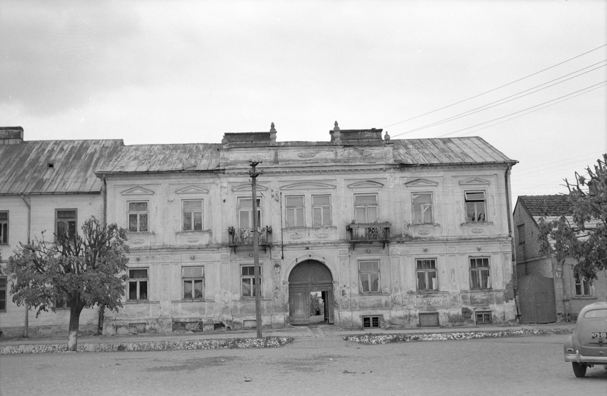 kamienica - elewacja frontowa, skan 1