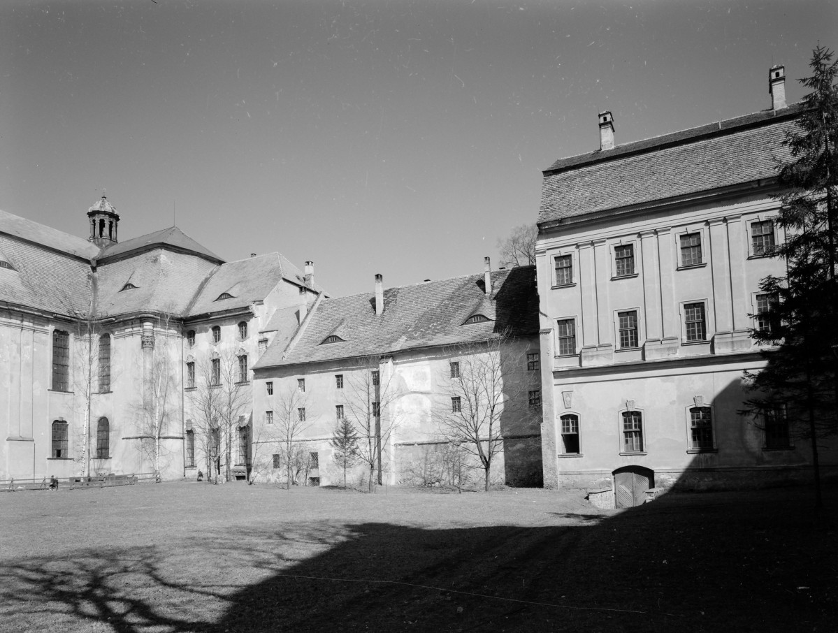 opactwo - klasztor elewacja, skan 1