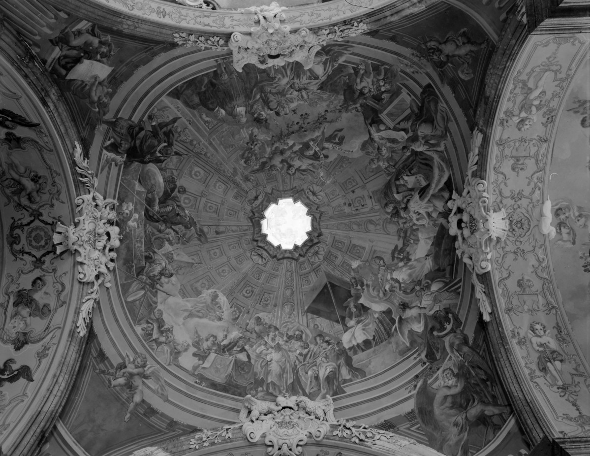 mauzoleum Piastów Świdnickich przy kościele pw. Wniebowzięcia Najświętszej Marii Panny - wnętrze, sklepienie kopuły, skan 1