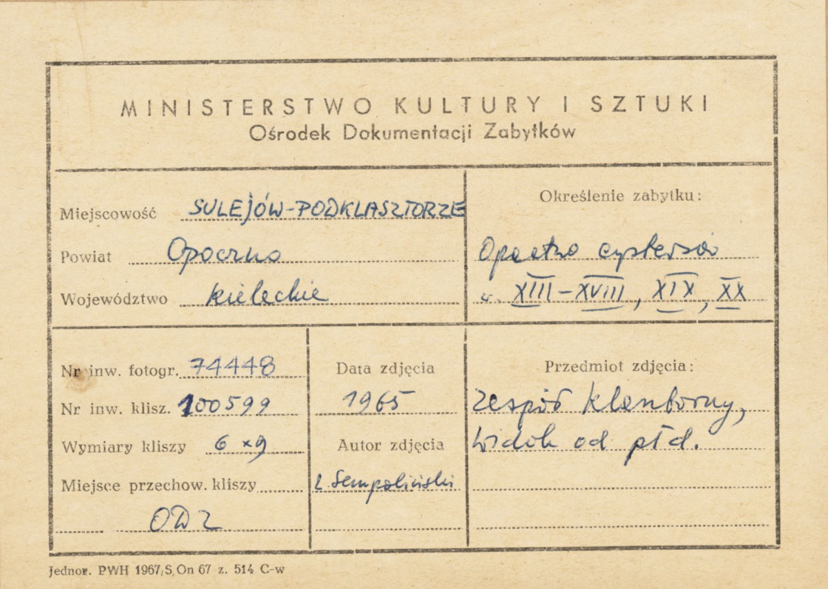 Zespół opactwa cystersów - widok ogólny  od strony płd. - zach. - metryczka, skan 1