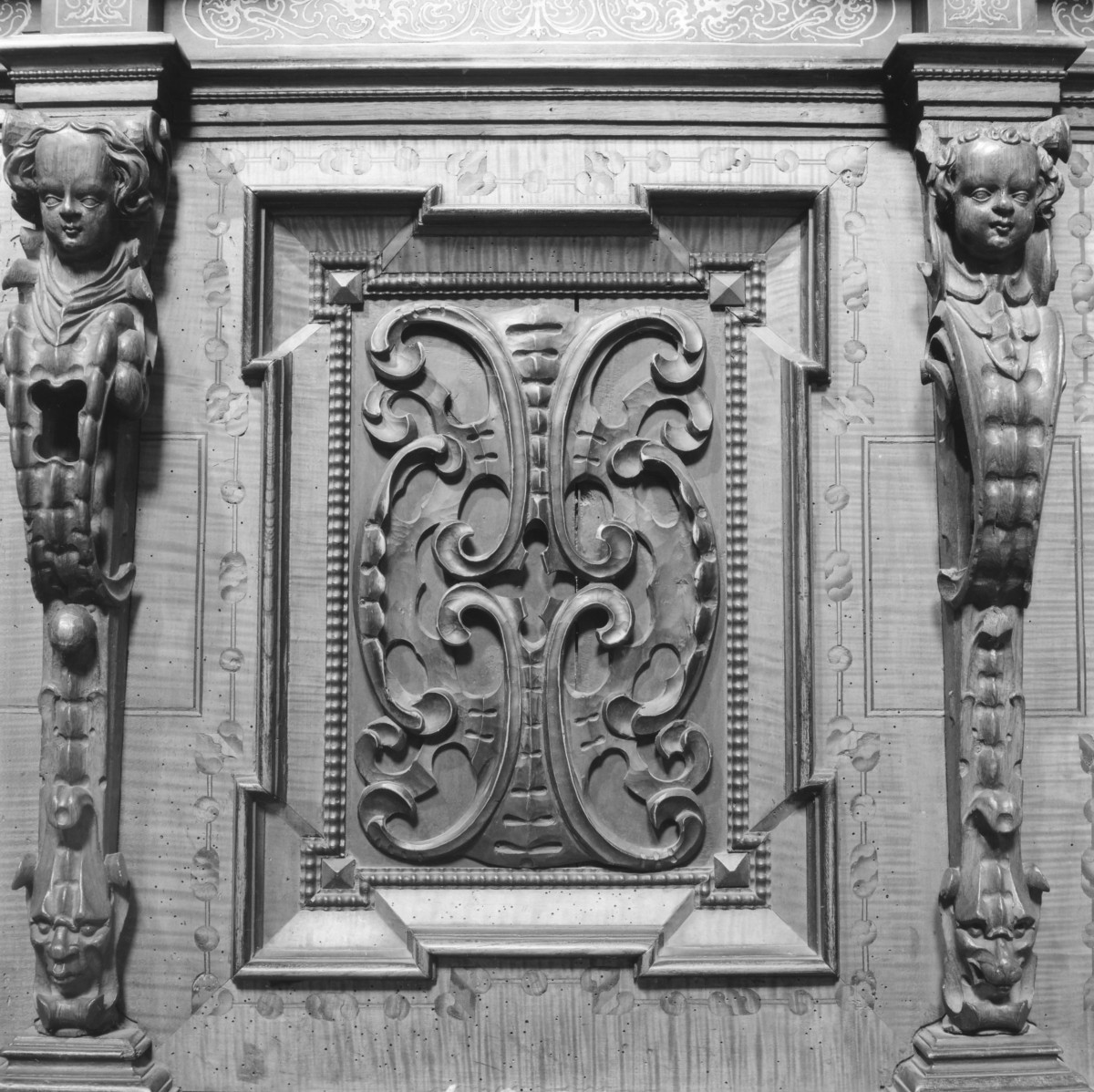 bazylika pw. Zwiastowania Najświętszej Marii Panny - wnętrze: stalle, płycina przedpiersia, ok 1642 r., skan 1