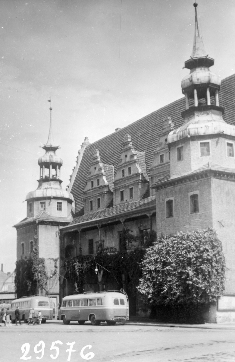 ratusz - elewacja, skan 1