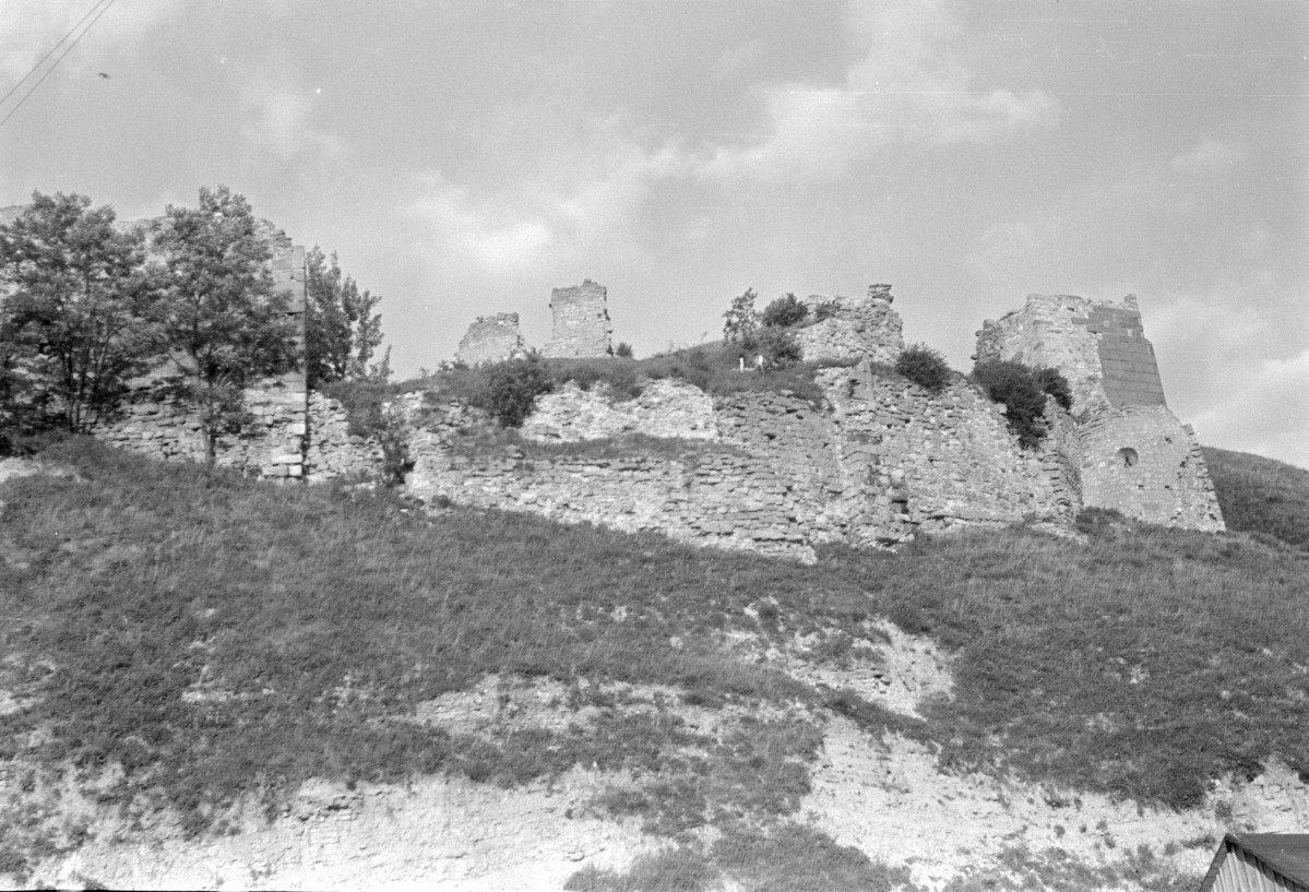 zamek - ruiny, skan 1