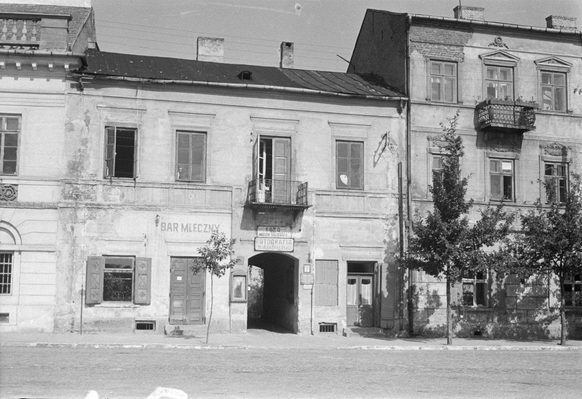 kamienica przy rynku - elewacja, skan 1