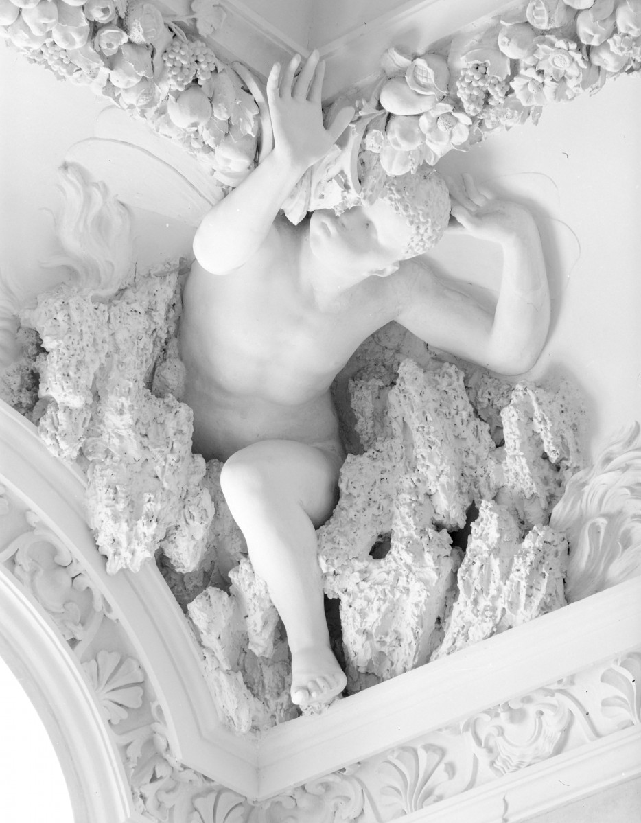 założenie pałacowo-ogrodowe - wnętrze: korpus główny, wielka sień, faseta - fragment, skan 1