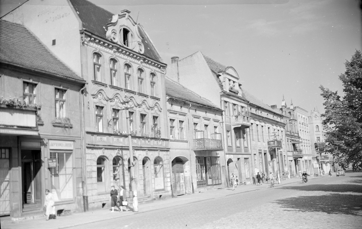 Rynek - pierzeja, skan 1