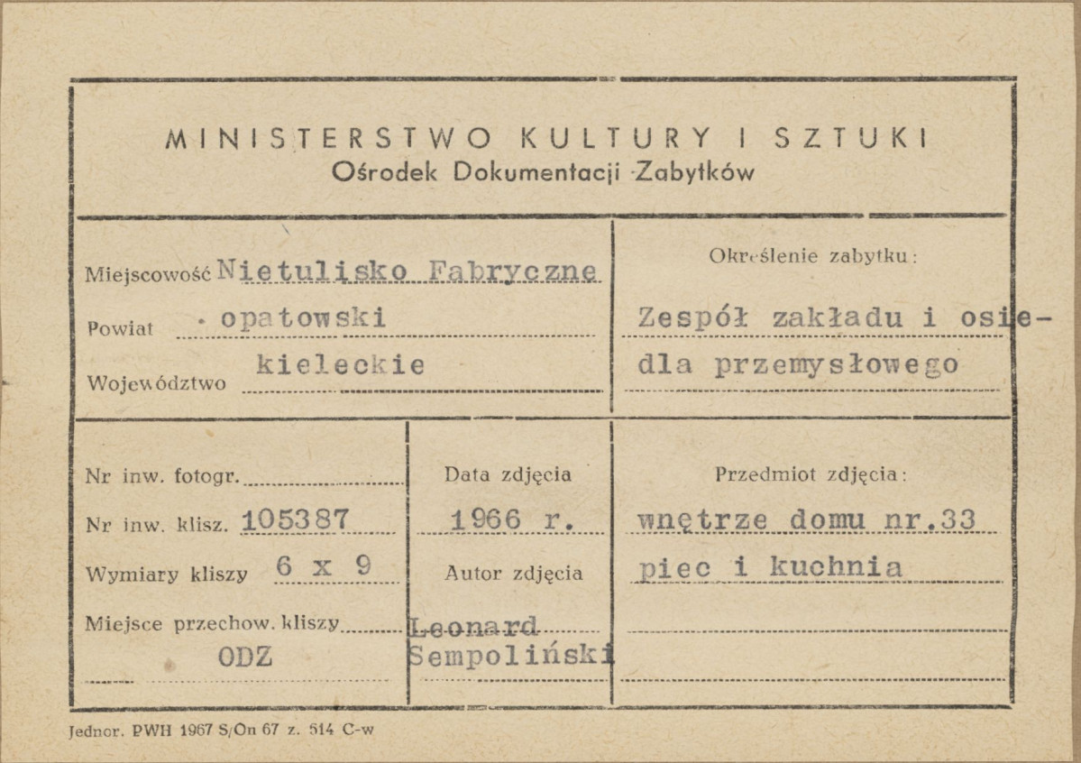 Zespół XIX w. zakładu przemysłowego - osiedle fabryczne , wnętrze domu nr 33, widok na kuchnię i piec - metryczka

, skan 1