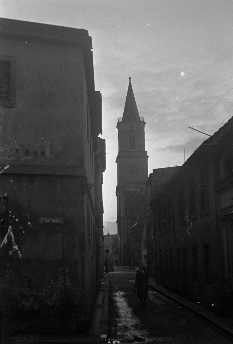 Kościół Matki Boskiej Częstochowskiej - wieża od wschodu, skan 1