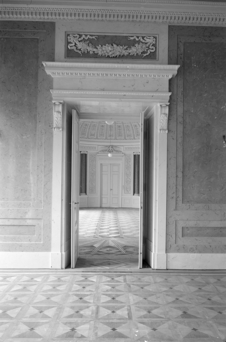 pałac Potockich - sala stiukowa, skan 1