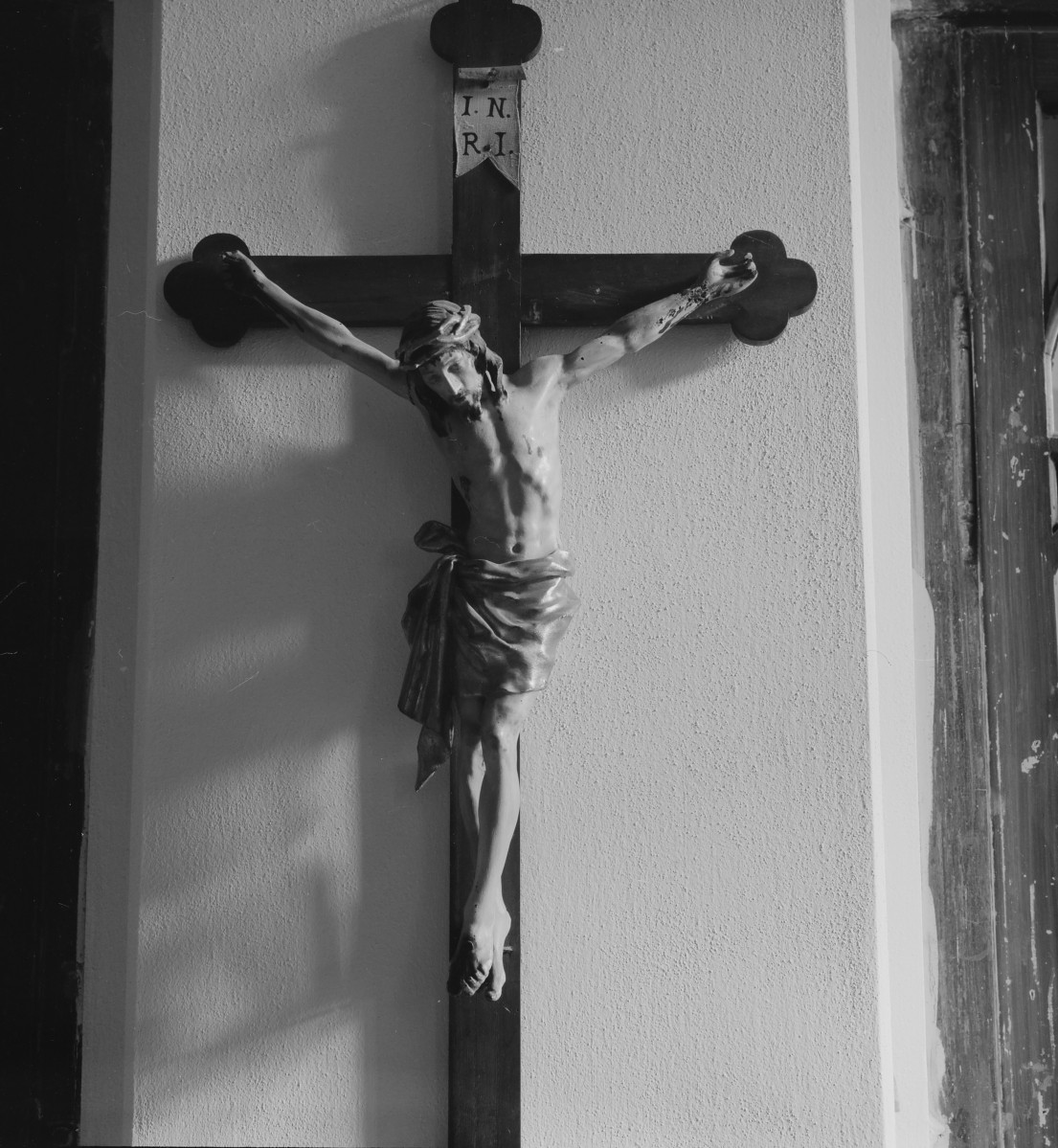 klasztor ss. Mniszek Benedyktynek - zbiory - rzeźba Krucyfiks z XVIII w., skan 1