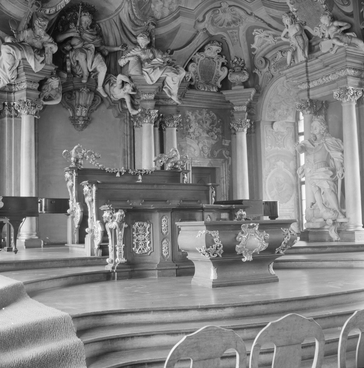 kolegium jezuickie, ob. Uniwersytet Wrocławski - wnętrze: aula Leopoldina - katedra, skan 1