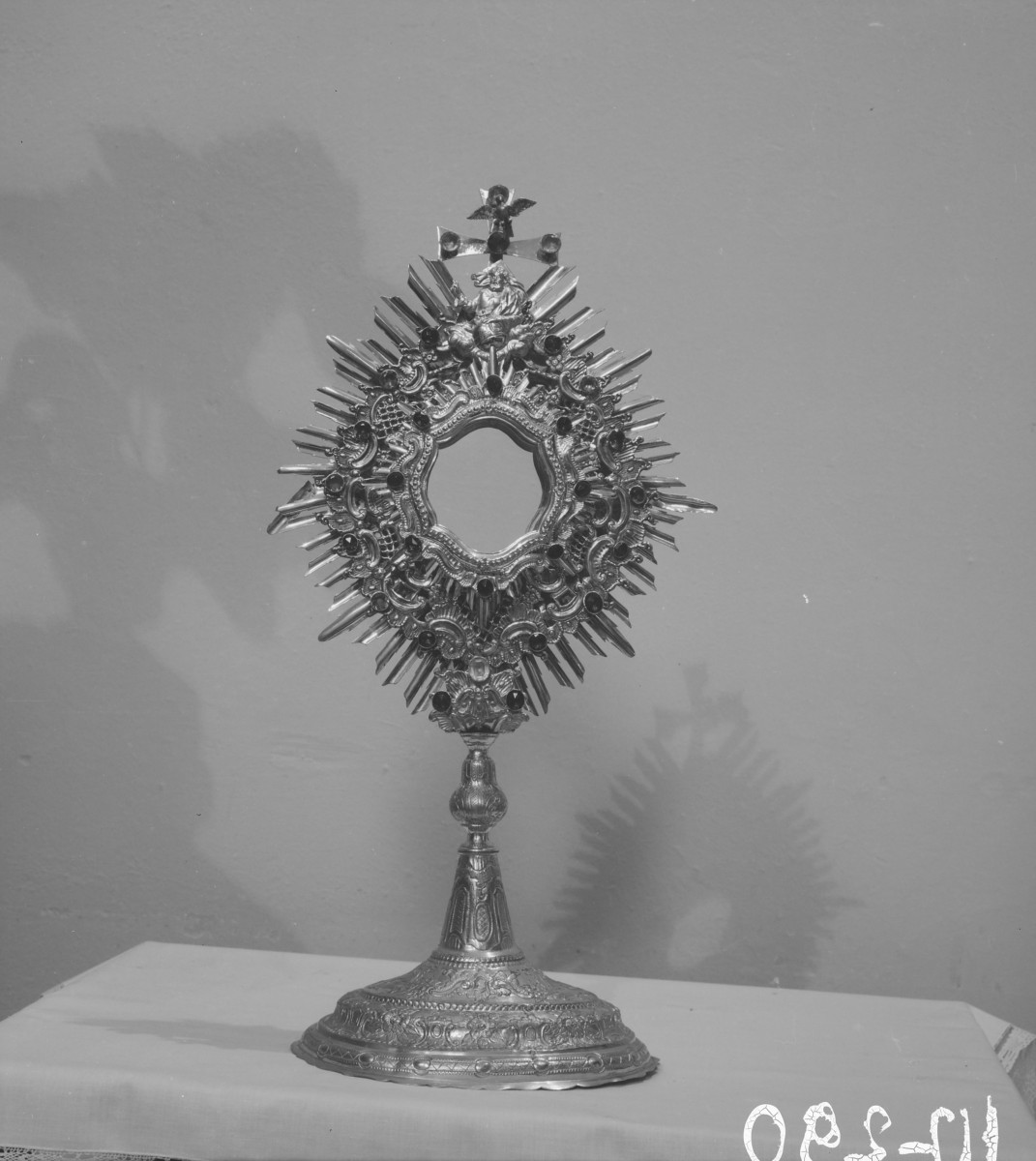 kościół pw. św. Sebastiana - zbiory - monstrancja, skan 1