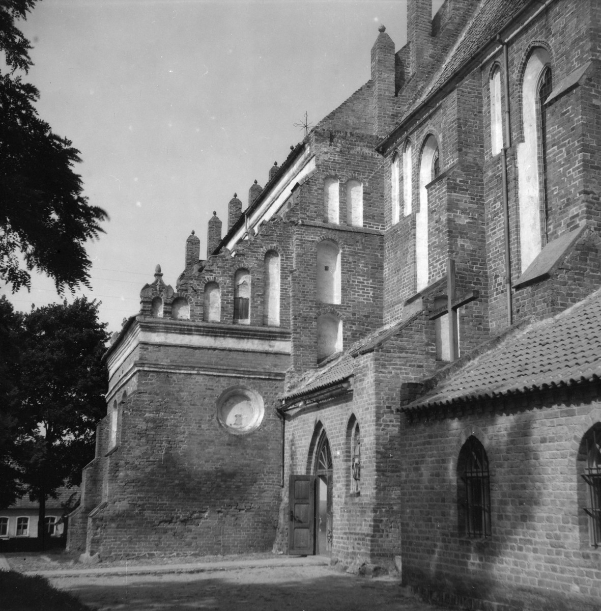 kościół parafialny pw. św. Anny - kaplica Dąbrowskich 1585 r., skan 1