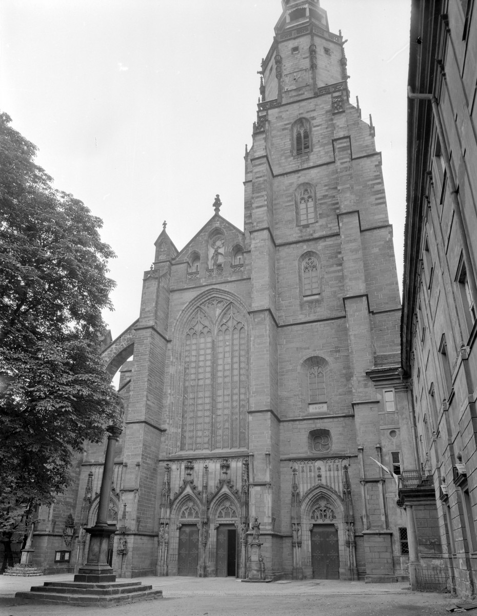 katedra św. Stanisława i św. Wacława - elewacja frontowa, skan 1