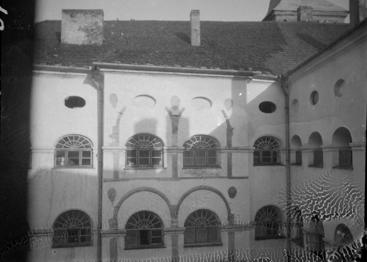 zamek - loggia dziedzińca, skan 1