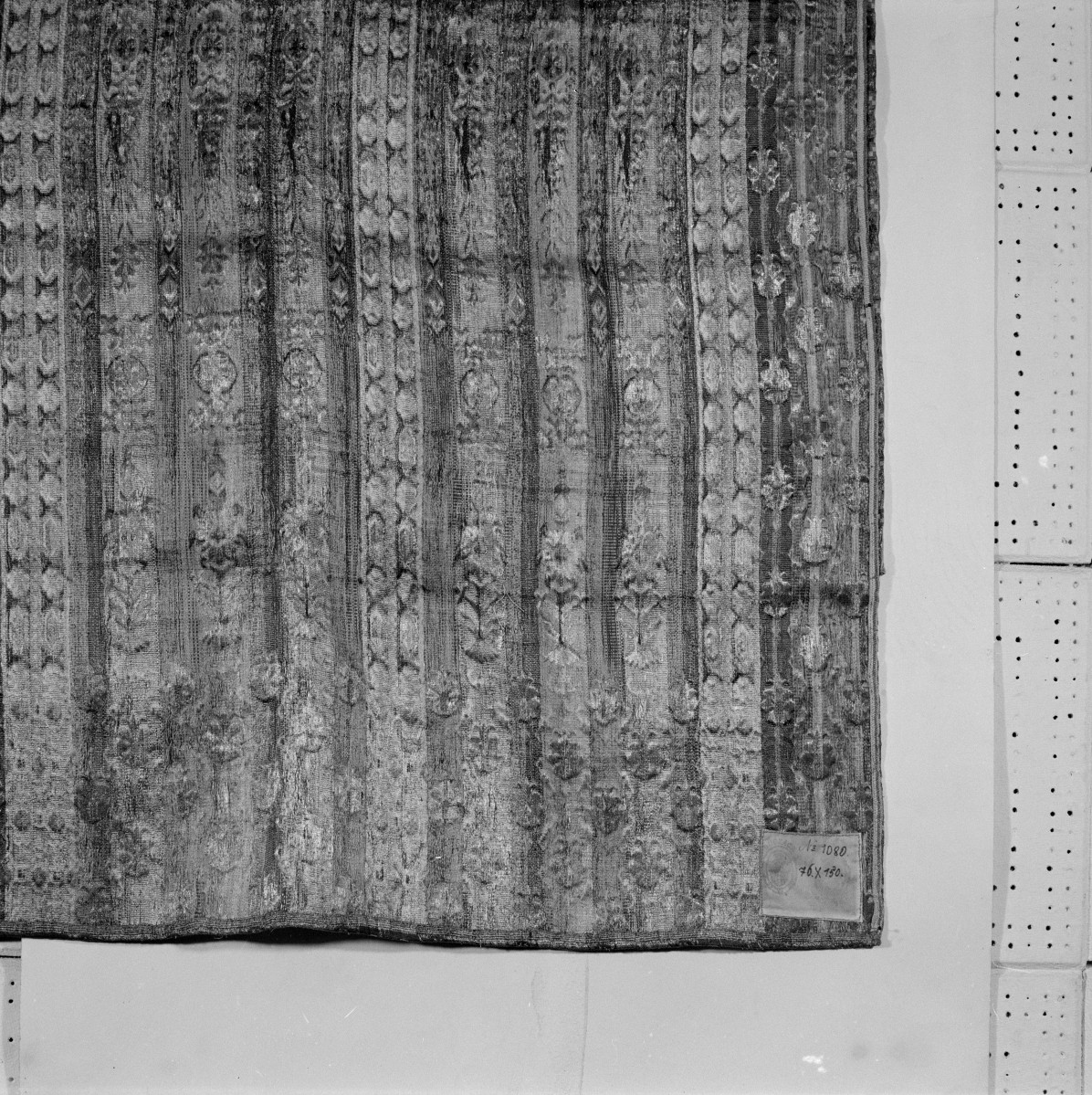 Muzeum Narodowe - Makata. Buczacz. Fragment, awers. Narożnik., skan 1