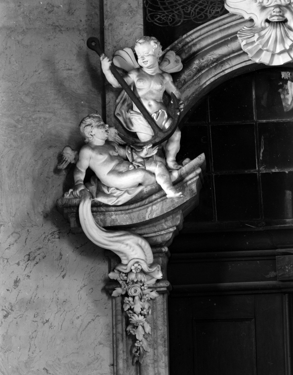 mauzoleum Piastów Świdnickich przy kościele pw. Wniebowzięcia Najświętszej Marii Panny  - wnętrze - portal fragment dekoracji, skan 1