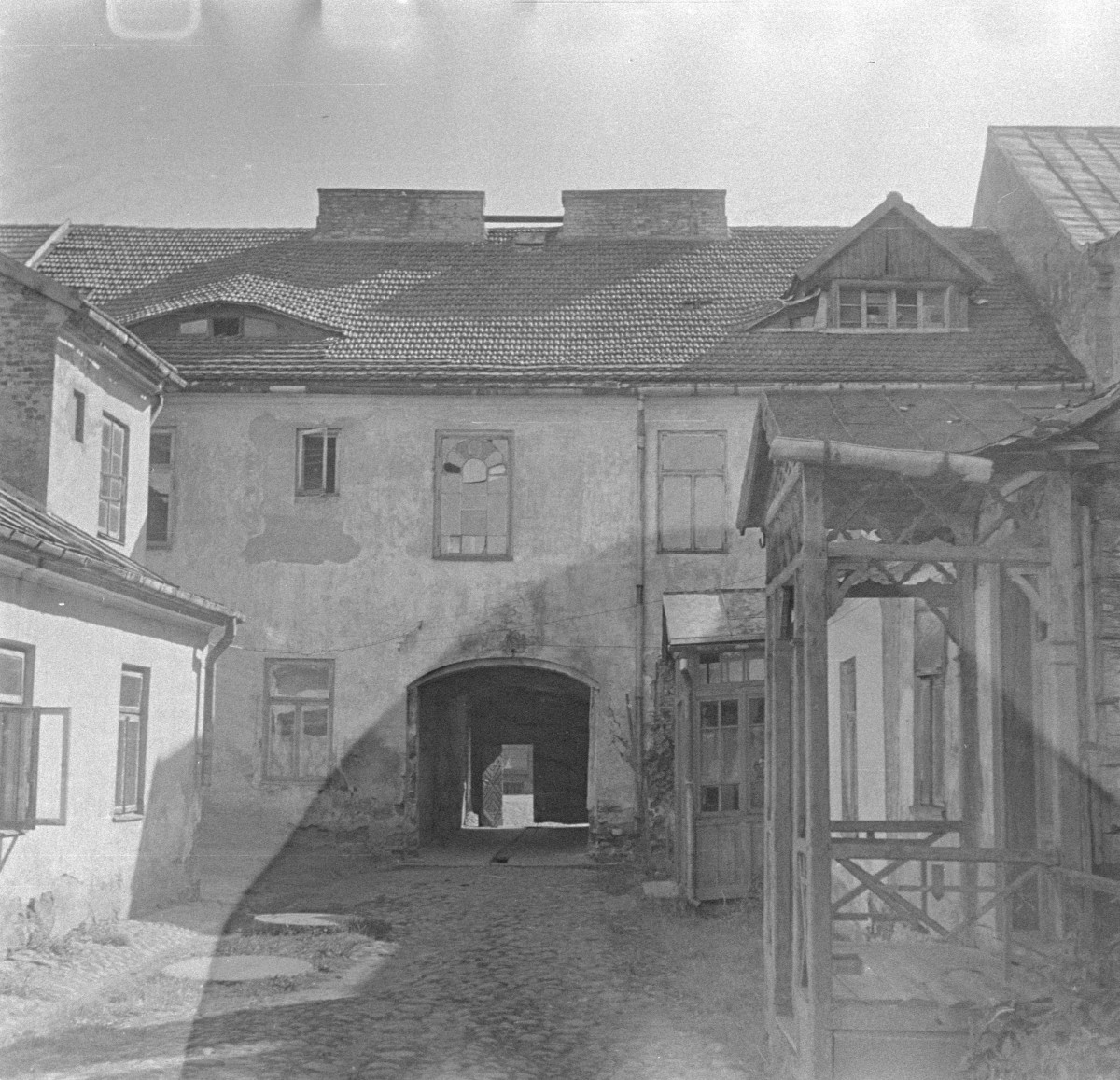 dom, kamienica - elewacja od dziedzińca, skan 1
