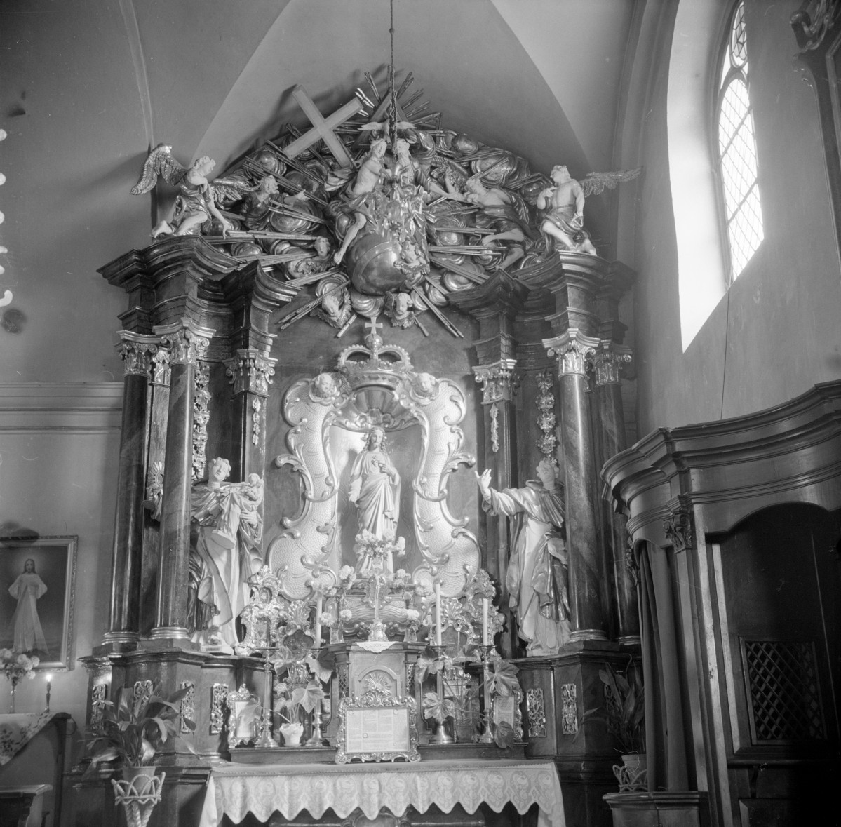 kościół Matki Boskiej Bolesnej i św. Wojciecha - ołtarz, skan 1