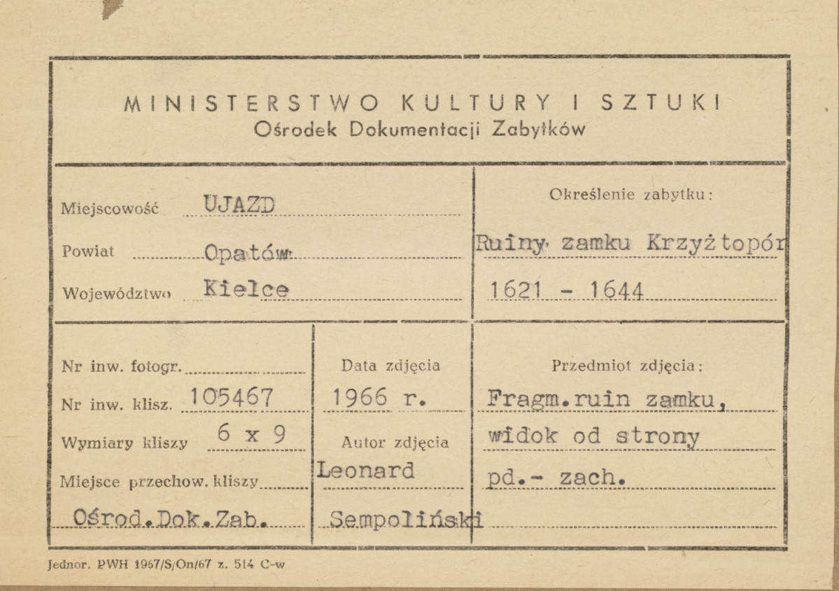 Ruiny zamku  Krzyżtopór  - fragment,  widok od strony płd. - zach. - metryczka, skan 1