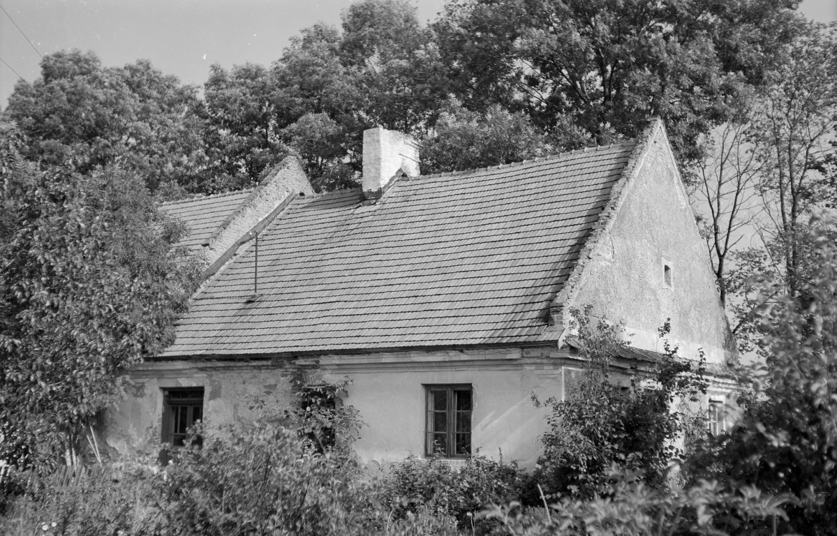 folwarczny dom mieszkalny - elewacja tylna i szczytowa, skan 1