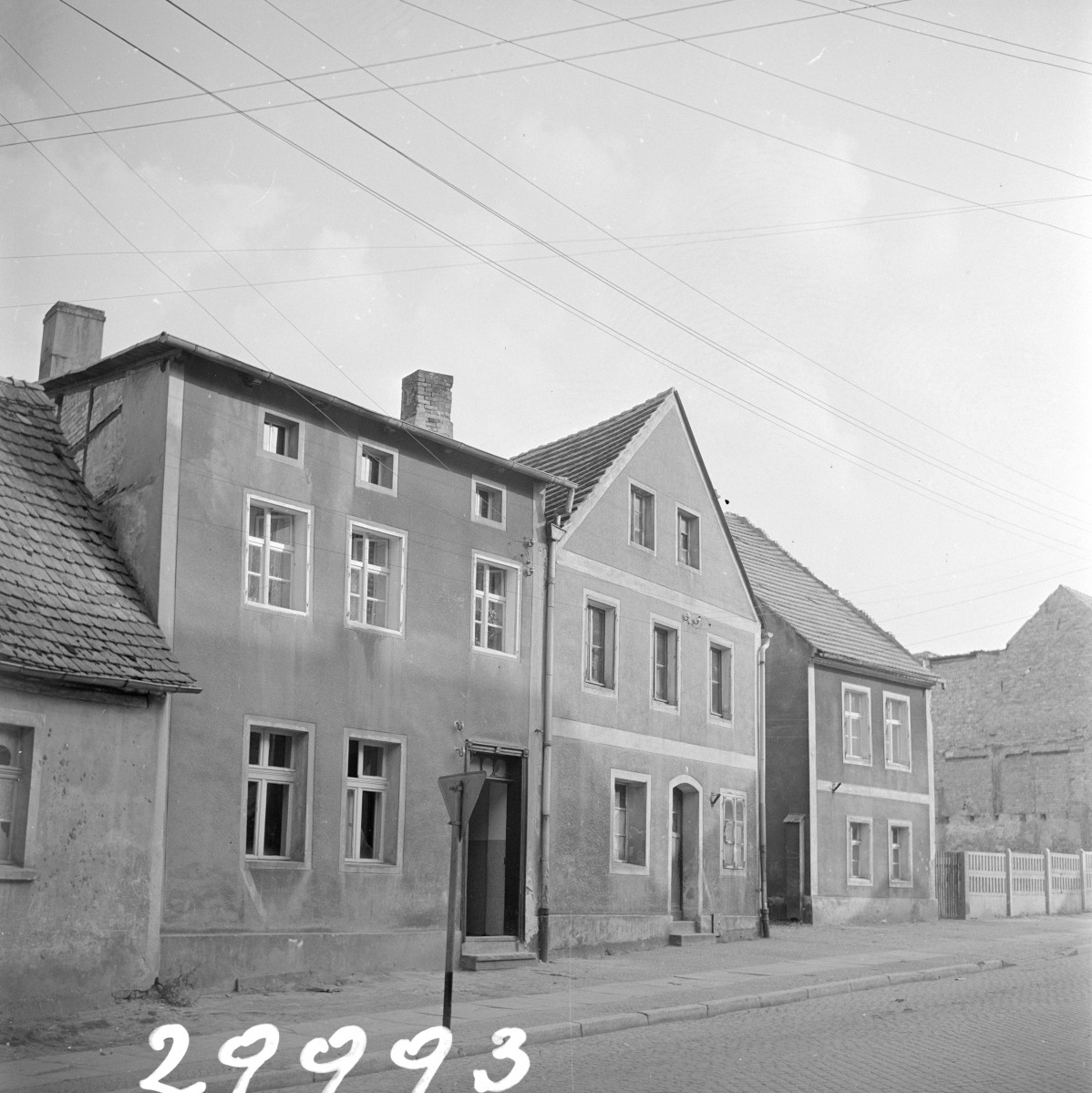 kamienica - elewacja frontowa, skan 1