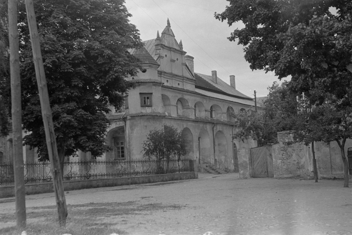 klasztor - elewacja zachodnia , skan 1