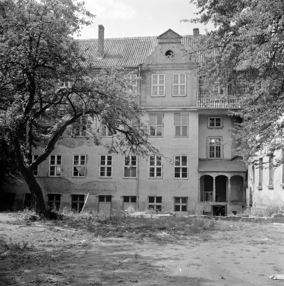 kamienica ul. Nadbrzeźna - elewacja, skan 1