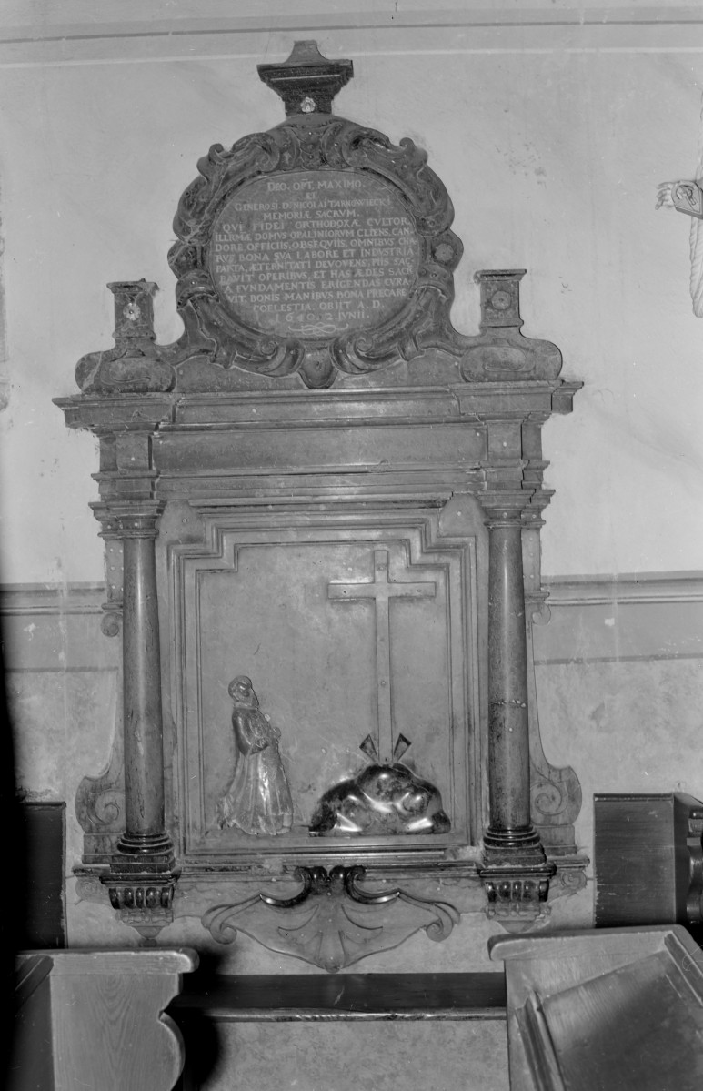klasztor franciszkański - nagrobek, skan 1