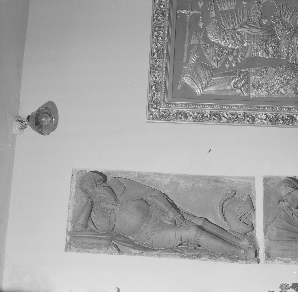 kościół pw. Wniebowzięcia Najświętszej Maryi Panny - wnętrze - Kaplica Maryjna - Nagrobek Jana Niemojewskiego, skan 1