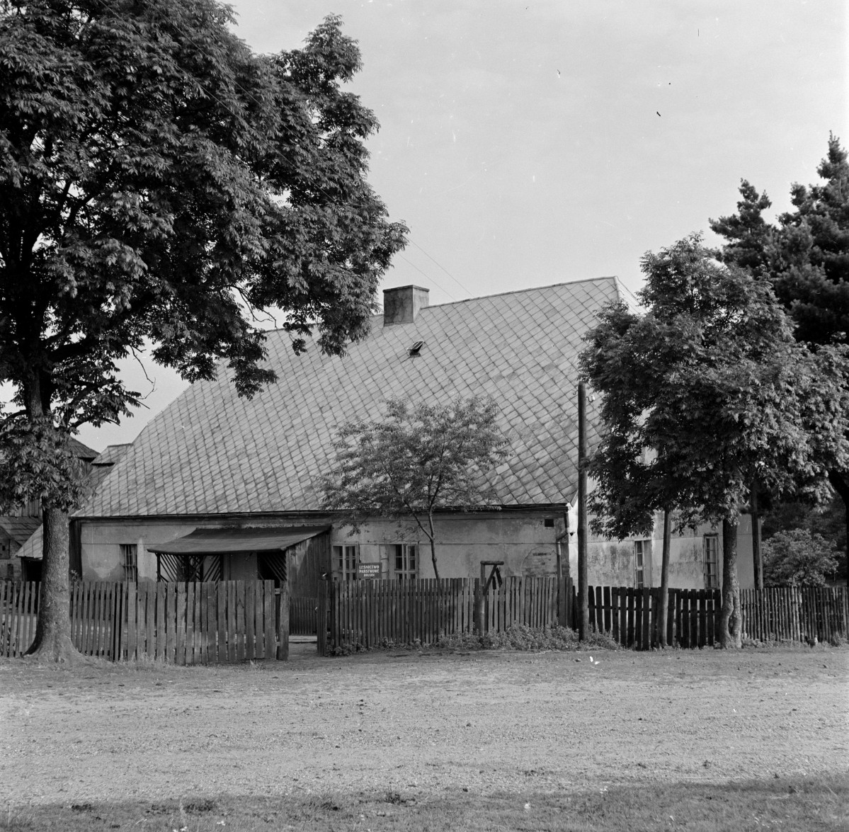 dom nr. 7 - elewacja frontowa, skan 1