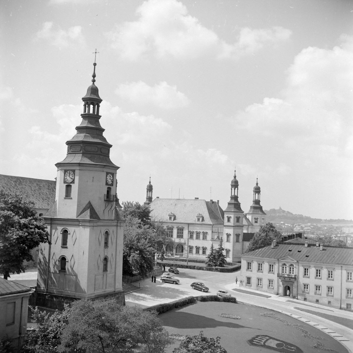 pałac biskupów - dzwonnica przy katedrze, skan 1