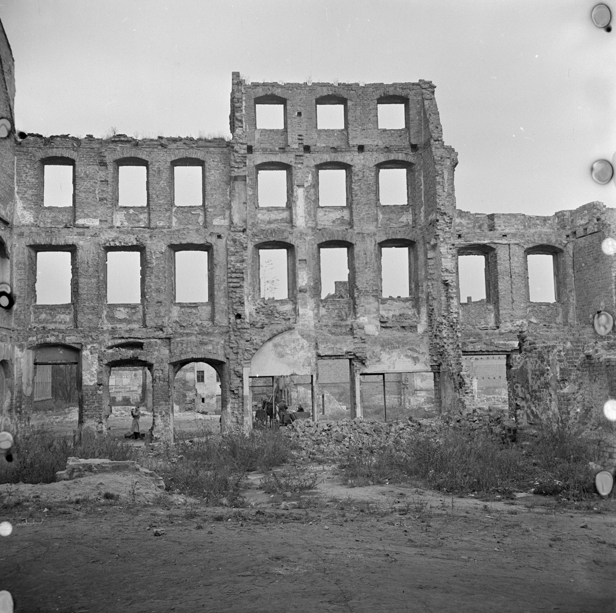 kamienica - elewacja wewnętrzna, skan 1