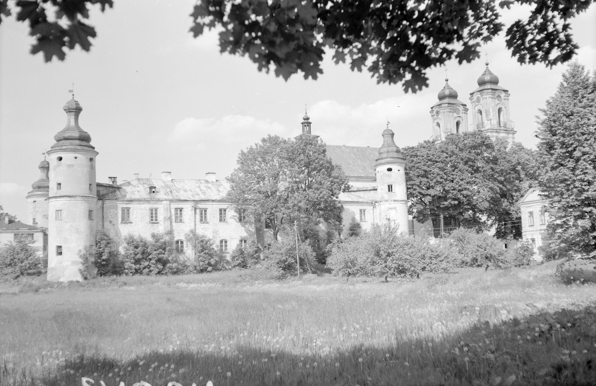 bazylika i kościół M.B. Częstochowskiej - widok ogólny, skan 1