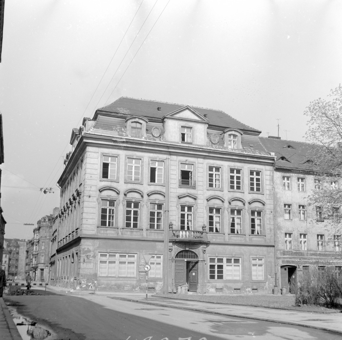 kamienica - elewacja wsch., skan 1