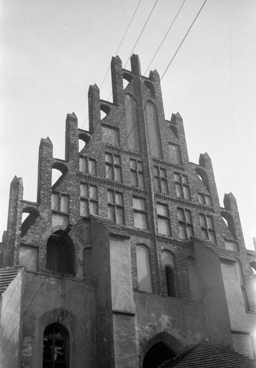 dawny klasztor - szczyt, skan 1