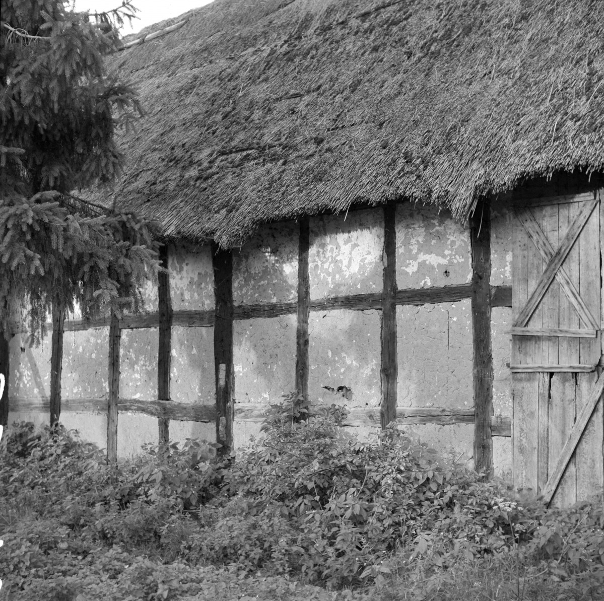 stodoła - elewacja szachulcowa, fragment, skan 1