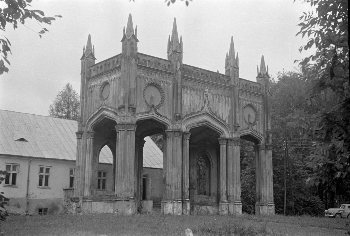 portyk pałacu - Pałac Paca, skan 1