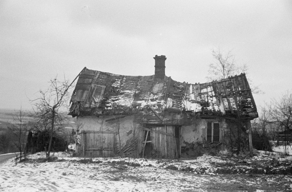 drewniana chałupa - elewacja, skan 1