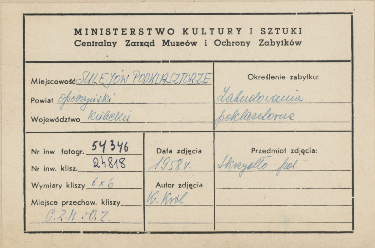Zespół opactwa cystersów - widok od strony płd. - zach. na wieżę Mauretańską i przyległe budynki gospodarcze - metryczka, skan 1