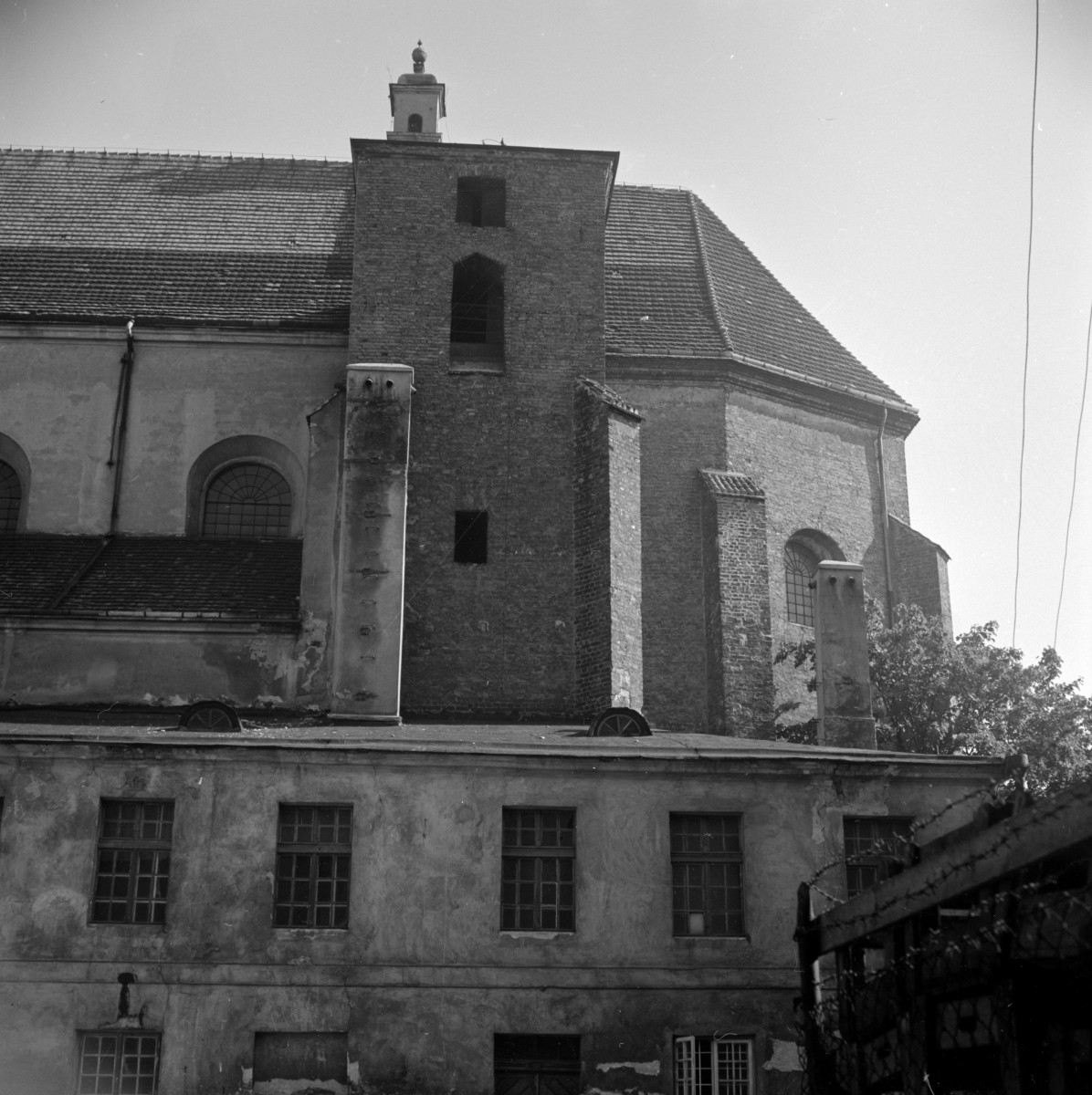 kościół Garnizonowy pw. św. Wojciecha i św. Stanisława - elewacja prezbiterium, skan 1