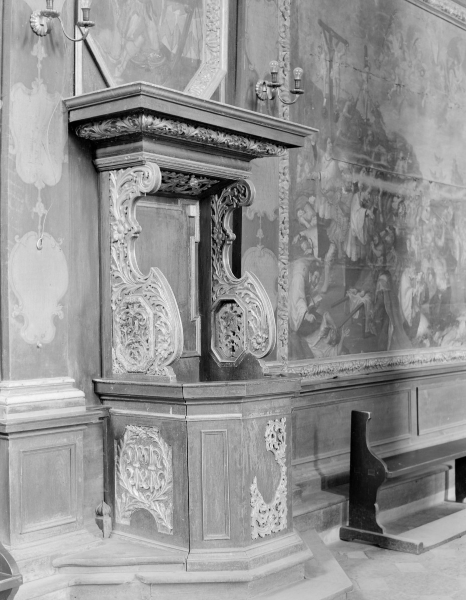 kościół katedralny pw. Narodzenia Najświętszej Marii Panny - wnętrze: konfesjonał, skan 1