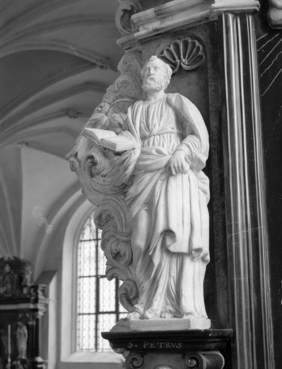 kościół M.B. Królowej - ołtarz boczny "Św. Wojciecha", figura boczna, skan 1