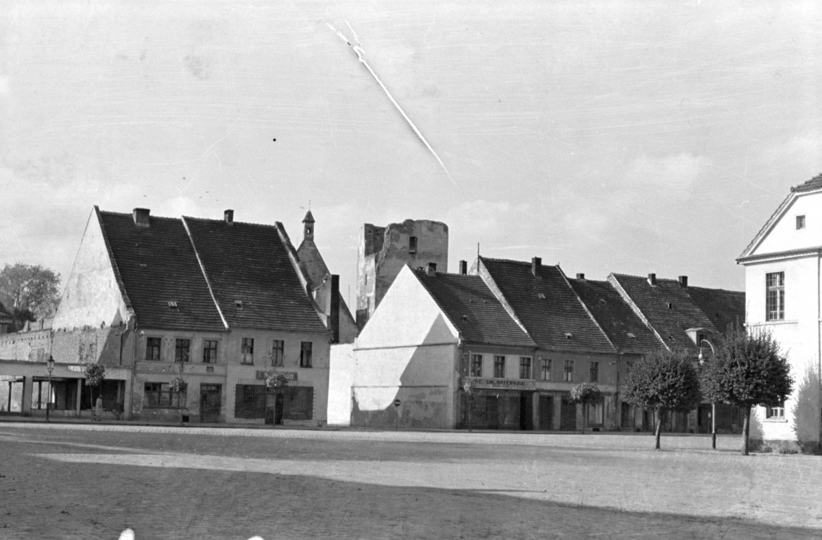 rynek - domy, skan 1