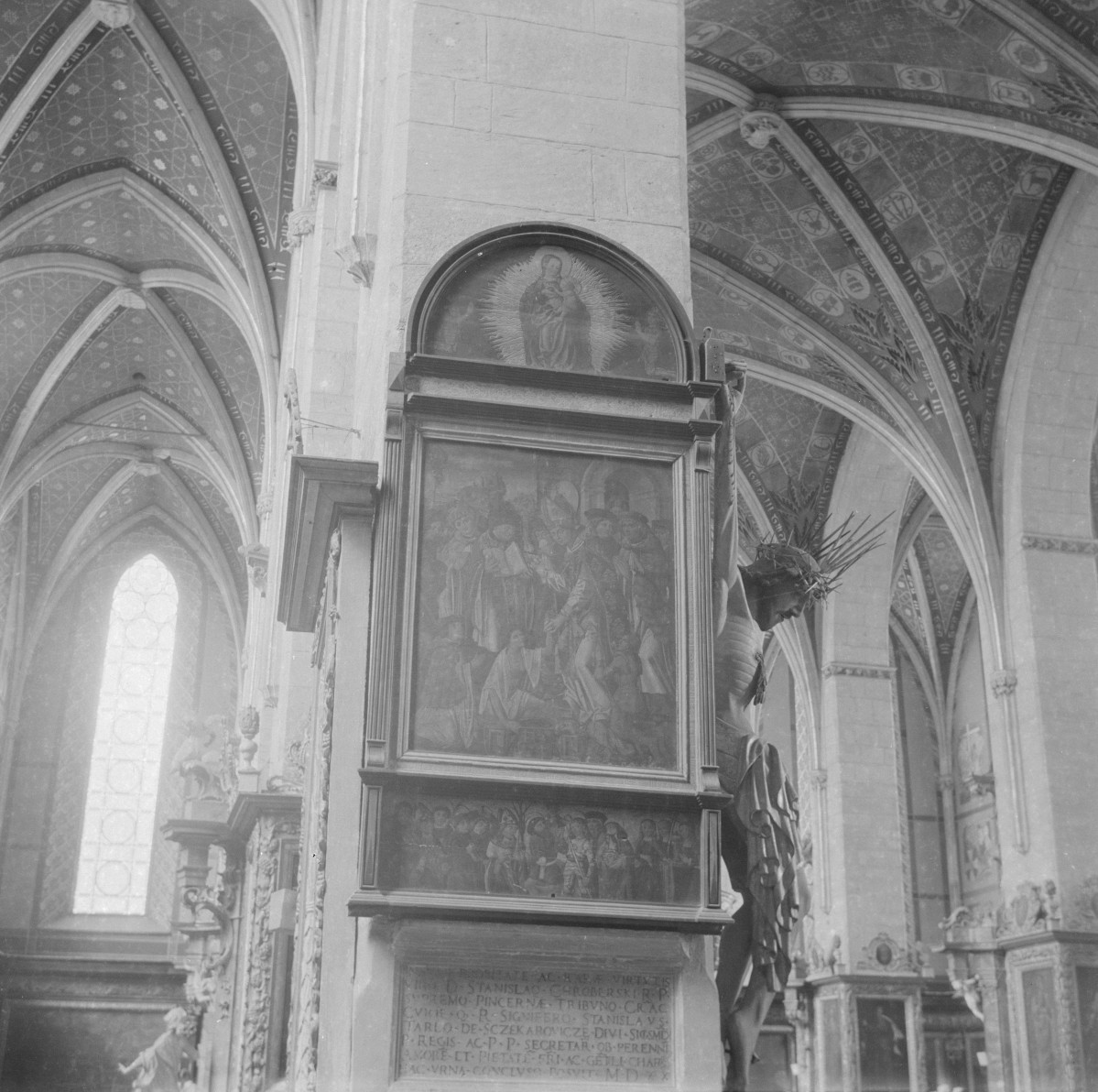 kościół pw. Narodzenia Najświętszej Maryi Panny - wnętrze - nawa główna - epitafium na filarze, skan 1