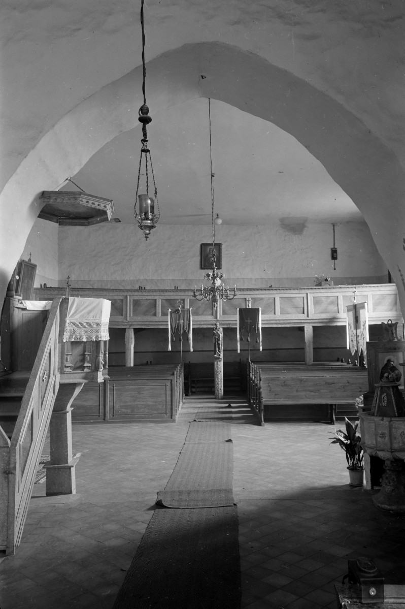 kościół pw. św. Wawrzyńca - wnętrze - nawa główna - chór - organy, skan 1