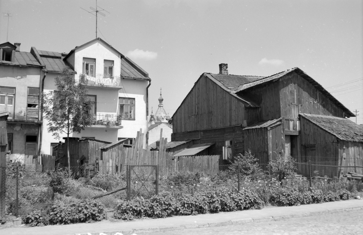 Zabudowa miejska - widok ogólny, skan 1