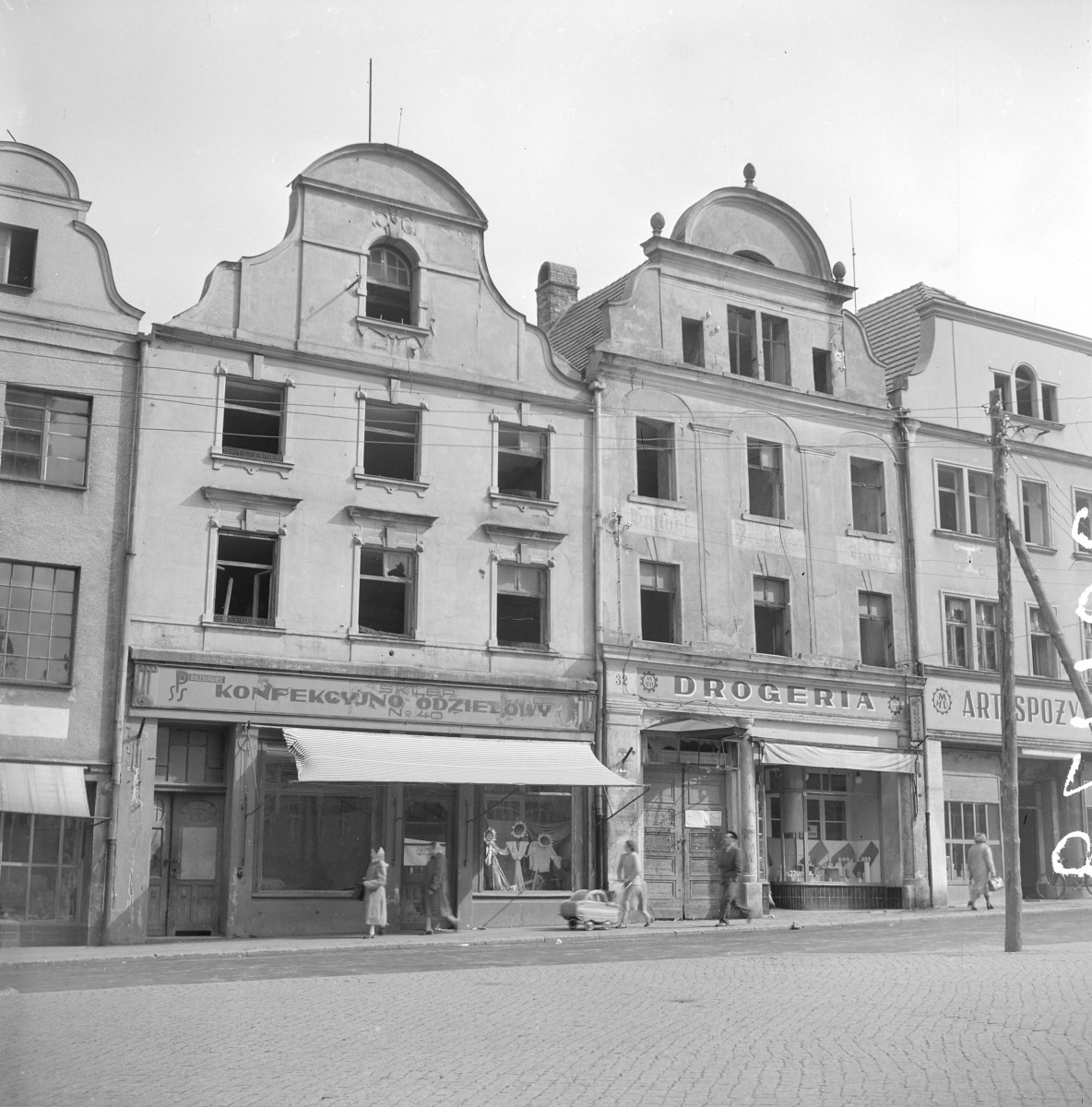 kamienice - elewacje frontowe, skan 1