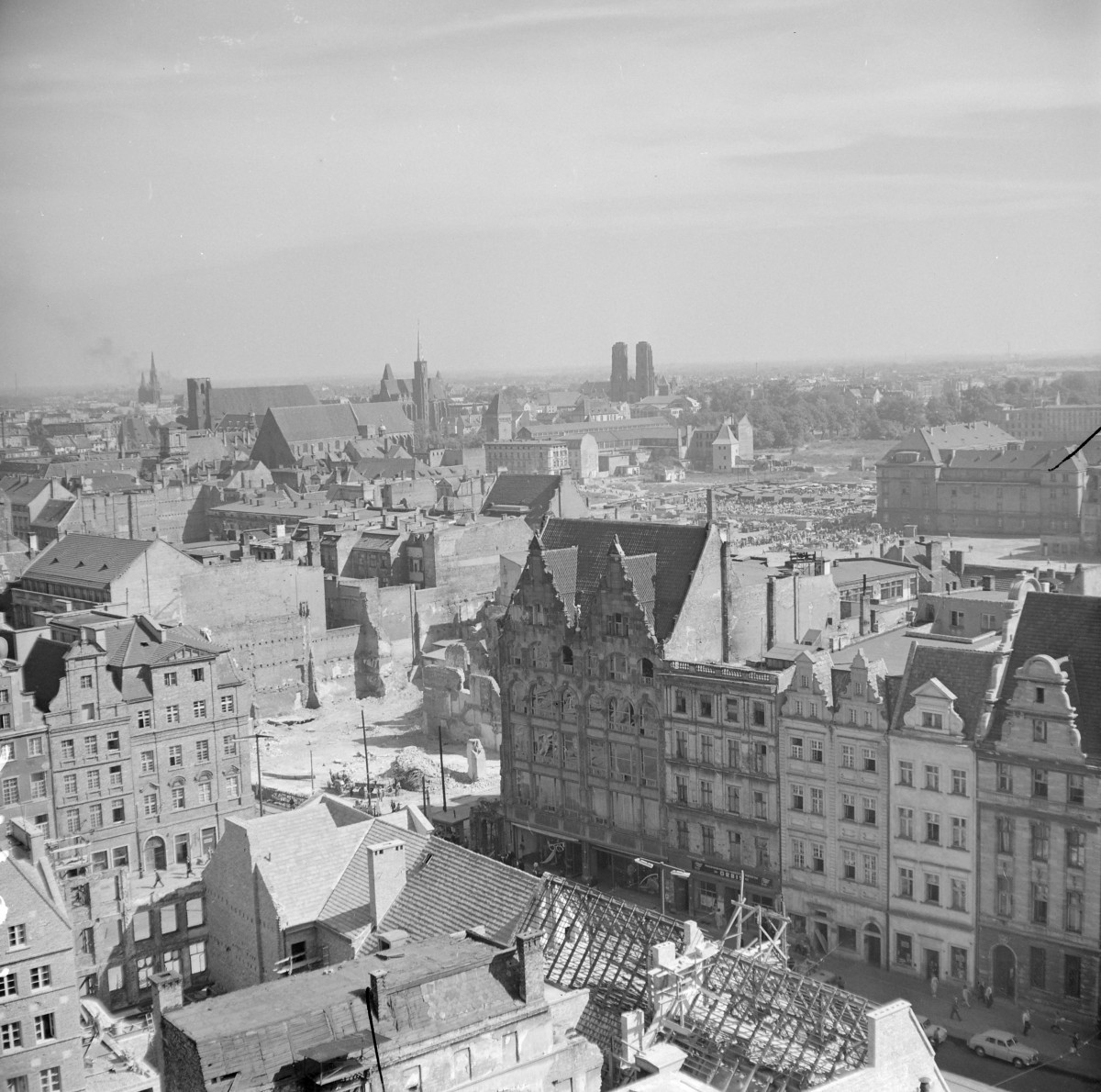 widok miasta z lotu ptaka - fragment śródmieścia, skan 1